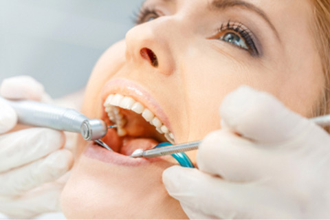 cosmetic-dental-services-card-img02