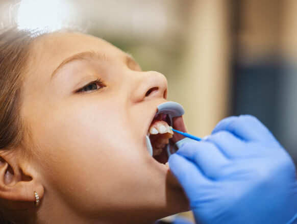 patient-during-dental-bonding-img